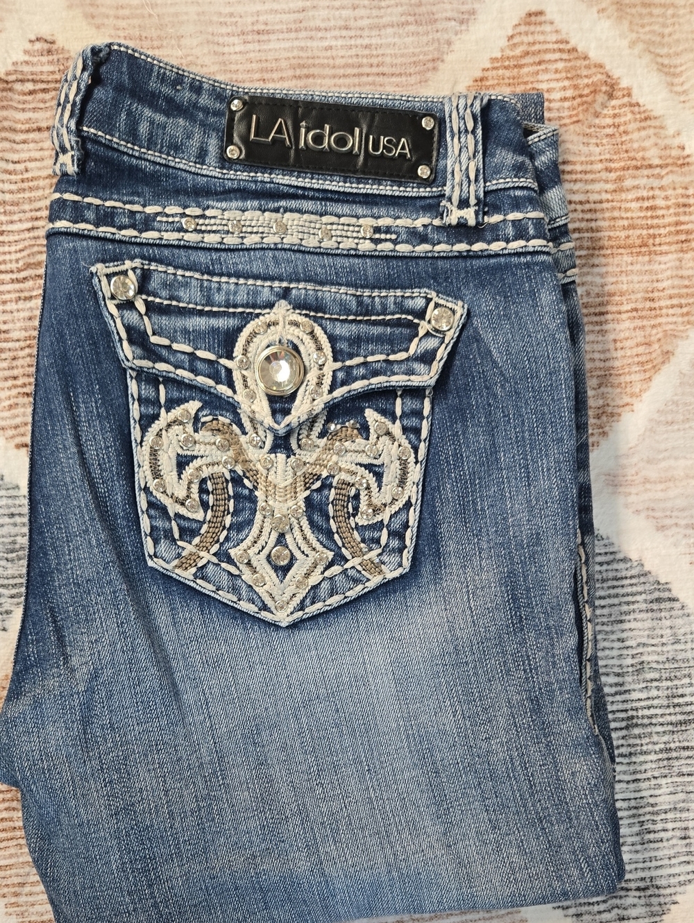 L.A. idol Women's Medium Blue Embroidered Pocket Boot Cut Jeans